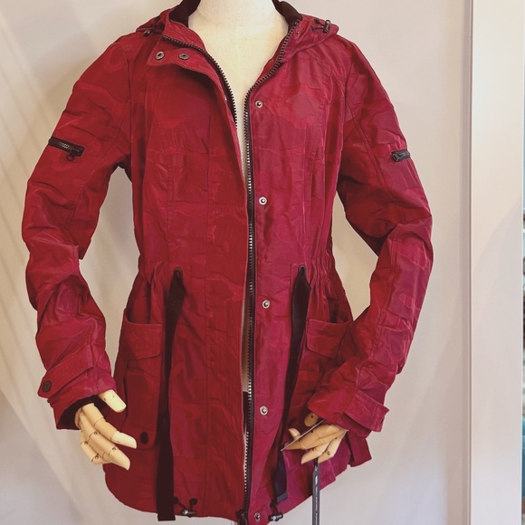 New w/ Tags, Black Noir CAMO GRENADIER JACKET - Rhubarb Red Womens Large Coat - Picture 1 of 11